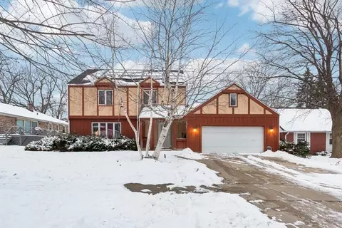 334 N Pioneer Rd, Waukegan, IL 60085