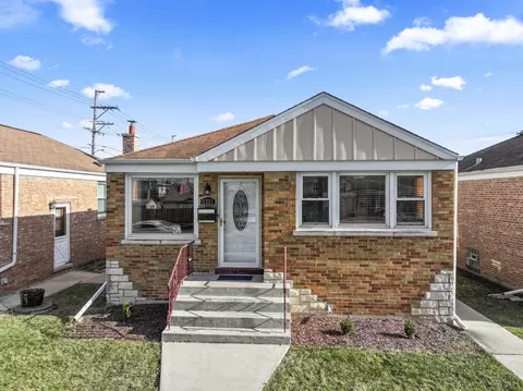 2221 S 13th Ave, North Riverside, IL 60546
