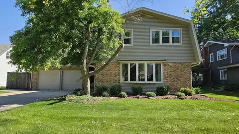 4633 Gettysburg Dr, Rolling Meadows, IL 60008
