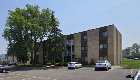 15 Piper Ln #102, Prospect Heights, IL 60070