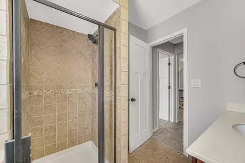 Bath - 1052 E 7th St, Lockport, IL 60441 photo 4 of 4