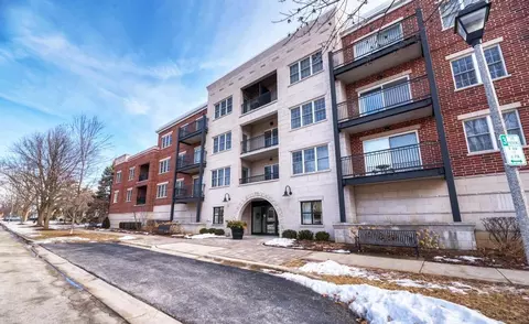 111 N Larch Ave #306, Elmhurst, IL 60126