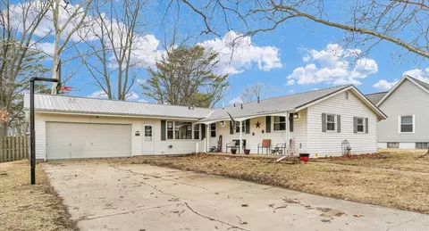 213 S Illinois St, Atwood, IL 61913