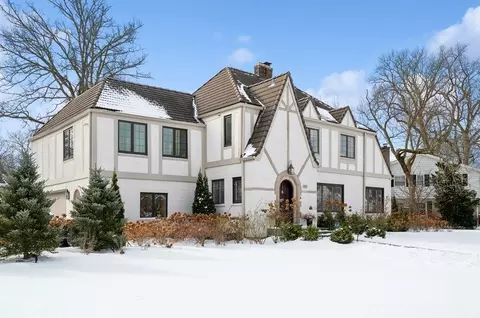 550 Park Dr, Kenilworth, IL 60043