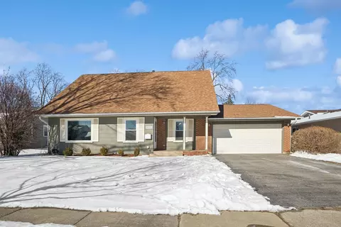 56 Clearmont Dr, Elk Grove Village, IL 60007