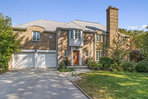 807 Roslyn Ter, Evanston, IL 60201
