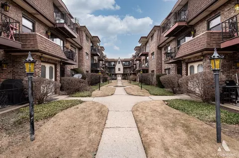 6453 N Northwest Hwy #2AS, Chicago, IL 60631