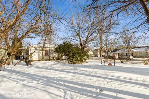 329 E 8th Ave, Naperville, IL 60563 photo 8
