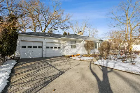 329 E 8th Ave, Naperville, IL 60563 photo 2