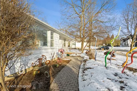 329 E 8th Ave, Naperville, IL 60563 photo 4