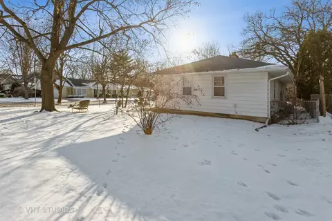 329 E 8th Ave, Naperville, IL 60563 photo 5