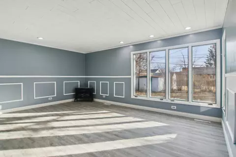 Living - 6853 Olympic Dr, Bridgeview, IL 60455 photo 3 of 4