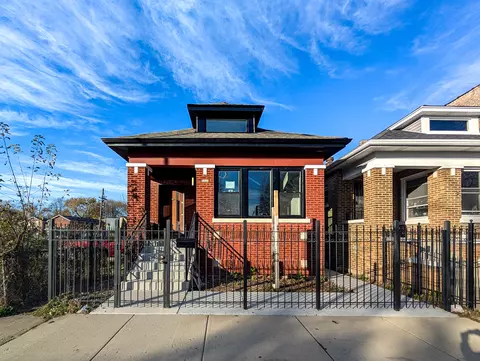 2242 W Garfield Blvd, Chicago, IL 60609