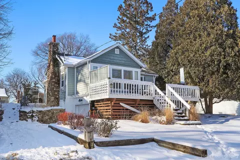 5604 Wonder Woods Dr, Wonder Lake, IL 60097