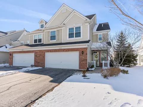 4561 Half Moon Dr #D, Yorkville, IL 60560