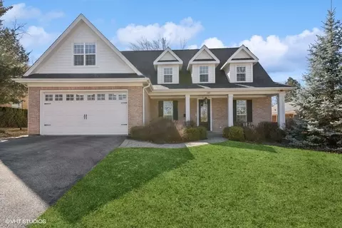 141 Sturtz St, Barrington, IL 60010