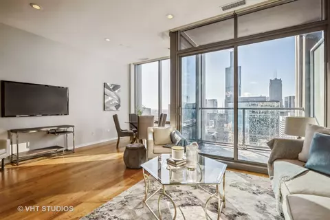 Living - 65 E Monroe St #4603, Chicago, IL 60603 photo 2 of 3