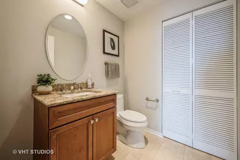 Bath - 65 E Monroe St #4603, Chicago, IL 60603 photo 3 of 3