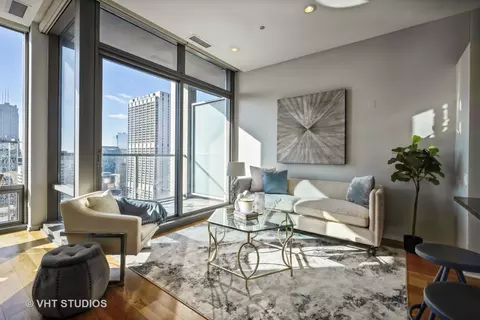 Living - 65 E Monroe St #4603, Chicago, IL 60603 photo 1 of 3