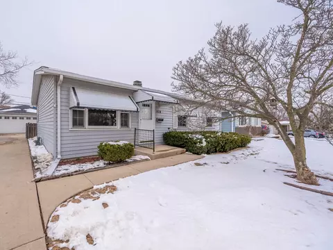 420 Walnut Dr, Streamwood, IL 60107