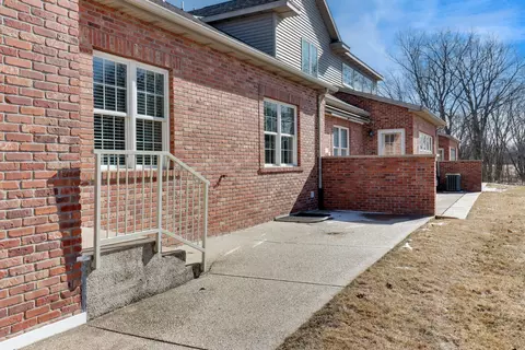 17 Monarch Dr, Bloomington, IL 61704 photo 43