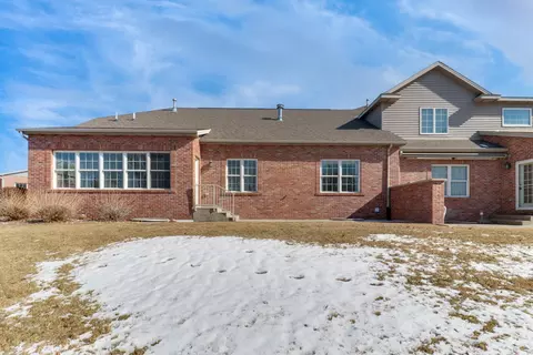 17 Monarch Dr, Bloomington, IL 61704 photo 3