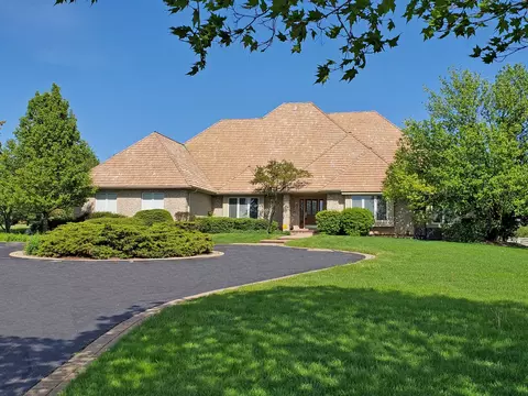 36723 N Fox Hill Dr, Wadsworth, IL 60083