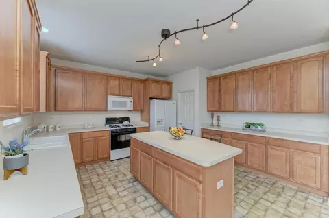 13842 Meadow Ln, Plainfield, IL 60544 photo 9