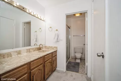 Bath - 1094 Cornell Ave #2B, Wheeling, IL 60090 photo 2 of 2
