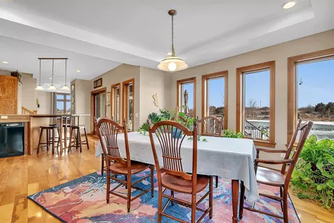 Dining - 210 Barefoot Ct, Minooka, IL 60447 photo 2 of 3