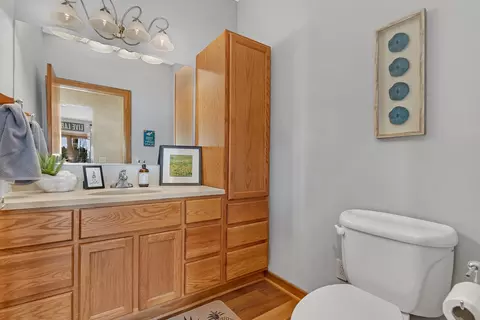 Bath - 210 Barefoot Ct, Minooka, IL 60447 photo 1 of 7