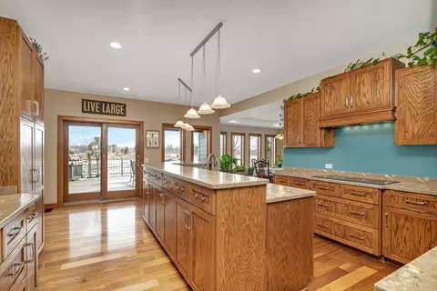 Kitchen - 210 Barefoot Ct, Minooka, IL 60447 photo 5 of 7