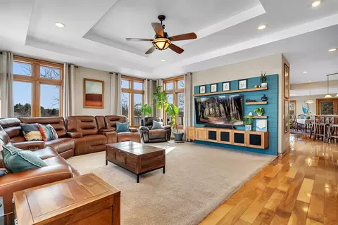 Living - 210 Barefoot Ct, Minooka, IL 60447 photo 4 of 7