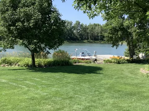 Exterior - 210 Barefoot Ct, Minooka, IL 60447 photo 16 of 22