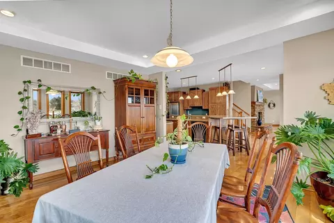 Dining - 210 Barefoot Ct, Minooka, IL 60447 photo 3 of 3