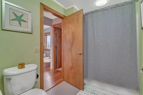 Bath - 210 Barefoot Ct, Minooka, IL 60447 photo 5 of 7