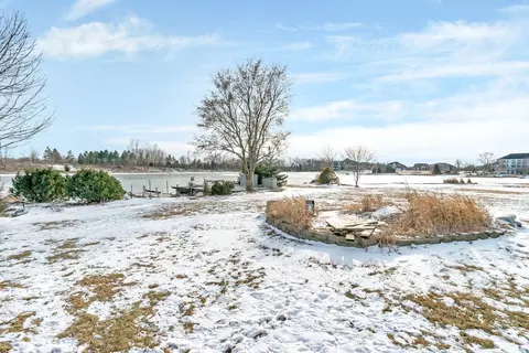 Exterior - 210 Barefoot Ct, Minooka, IL 60447 photo 10 of 22