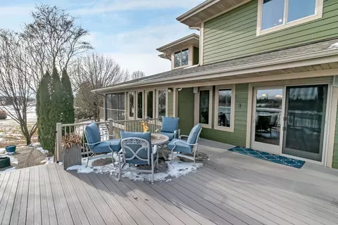 Exterior - 210 Barefoot Ct, Minooka, IL 60447 photo 7 of 22