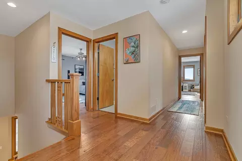 Entry Way - 210 Barefoot Ct, Minooka, IL 60447 photo 5 of 7