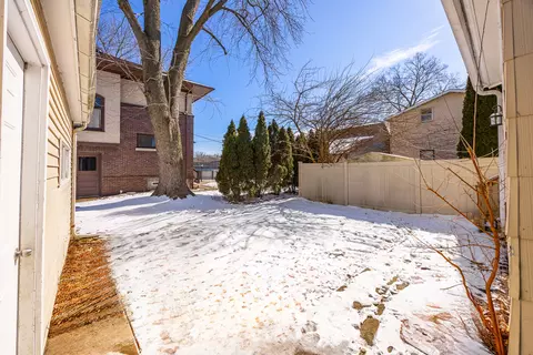 Exterior - 24015 W Ottawa St, Plainfield, IL 60544 photo 4 of 5