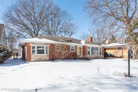 218 Blackhawk Ter, Bensenville, IL 60106