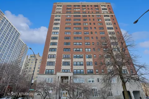 4300 N Marine Dr #304, Chicago, IL 60613