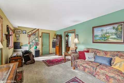 Living - 7308 W 59th St, Summit, IL 60501 photo 2 of 3
