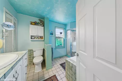 Bath - 7308 W 59th St, Summit, IL 60501 photo 1 of 1