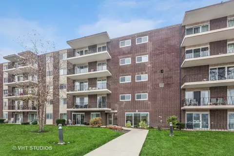5300 Walnut Ave #12E, Downers Grove, IL 60515