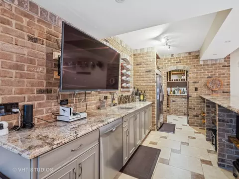 800 Becker Rd, Glenview, IL 60025 photo 15