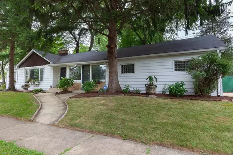 237 S Hudson St, Westmont, IL 60559