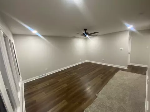 Living - 8530 S 78th Ave, Bridgeview, IL 60455 photo 2 of 4