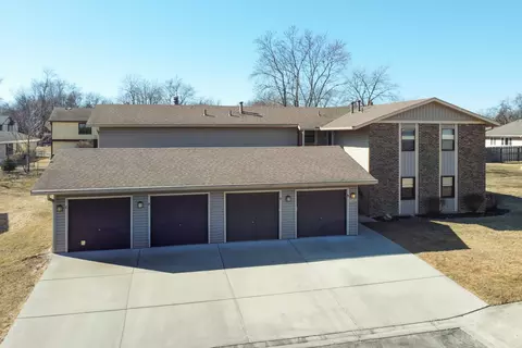 1360 Laguna Ct #C, Hanover Park, IL 60133