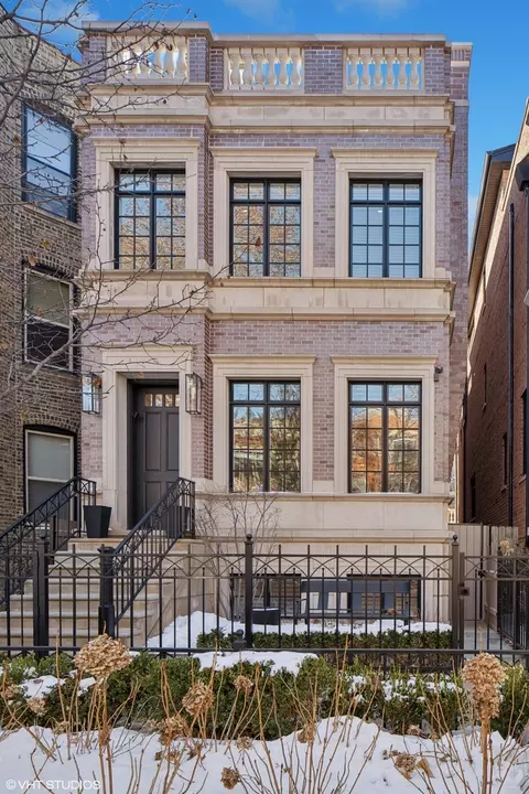 1317 W Melrose St, Chicago, IL 60657